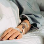 Motociclista internada após acidente em Canoas acende alerta sobre segurança no trânsito urbano