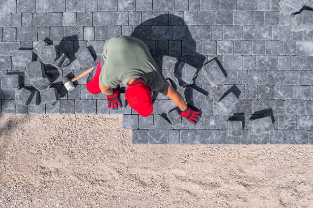 Valderci Malagosini Machado explica como a drenagem nos pavimentos intertravados torna a pavimentação mais eficiente, sustentável e segura.